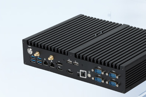 星亿无风扇工控机端口.png 星亿无风扇工控机端口.png