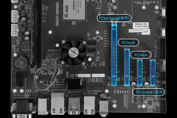 星亿国产化龙芯工控机主板扩展槽.png 星亿国产化龙芯工控机主板扩展槽.png