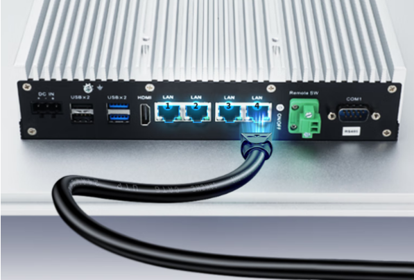 星亿工控一体机端口.png