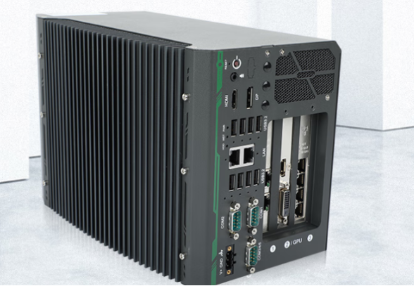 星亿嵌入式工控机.png 星亿嵌入式工控机.png